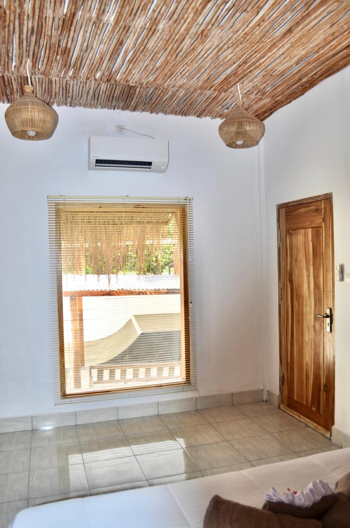 Ripbowl Guest House Selong Belanak Luaran gambar