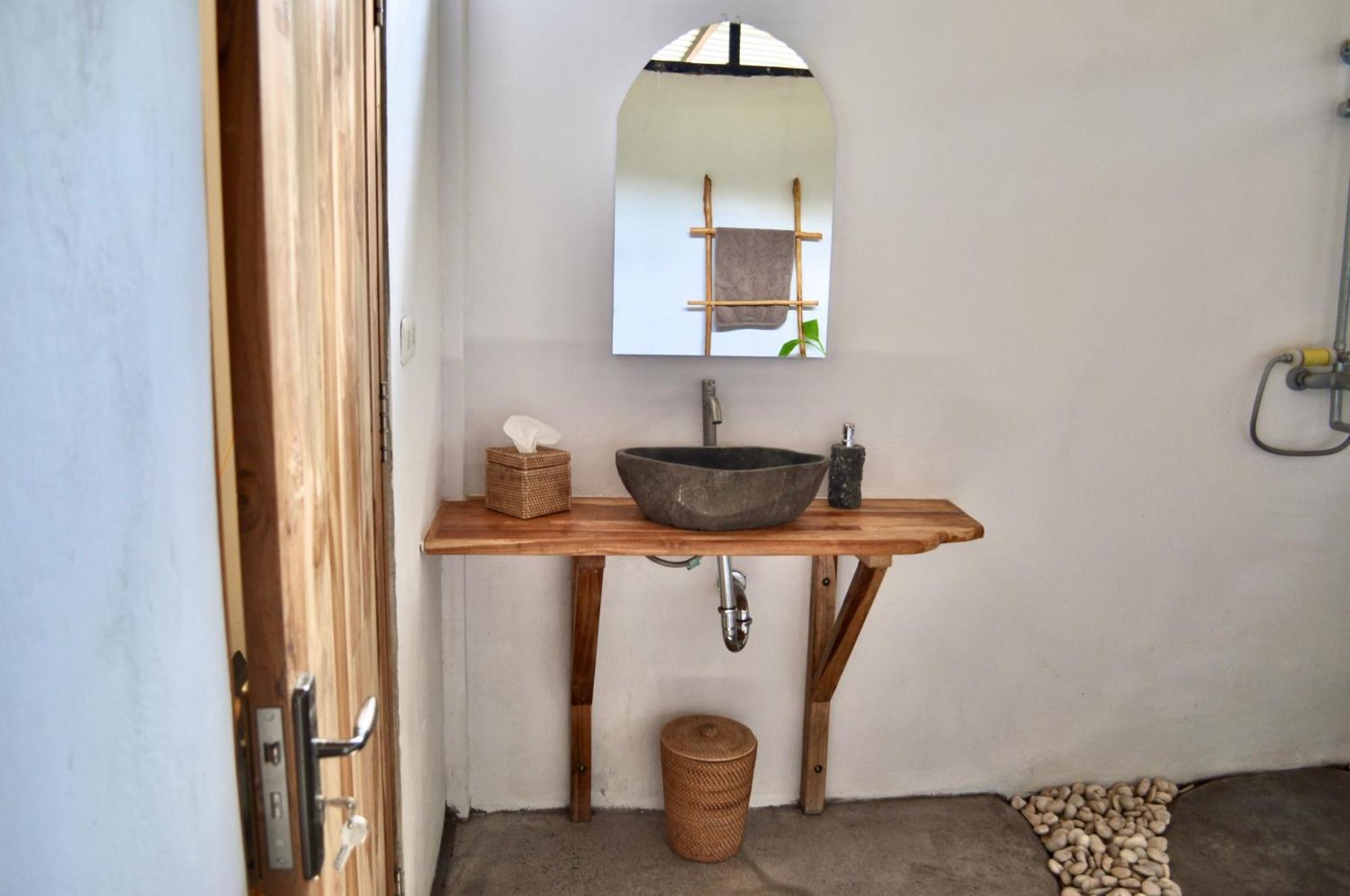 Ripbowl Guest House Selong Belanak Luaran gambar